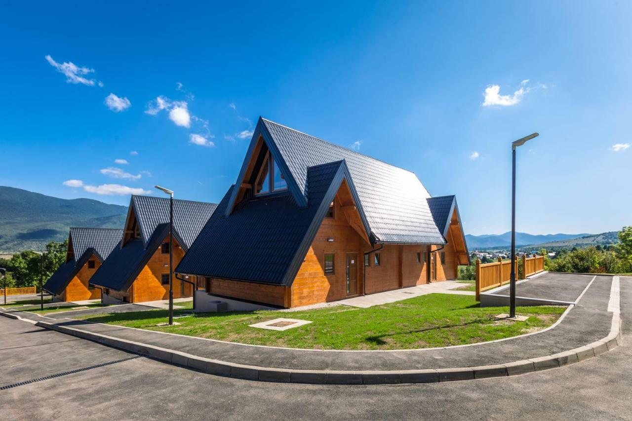 Wooden Houses Macola Hotel Korenica Esterno foto